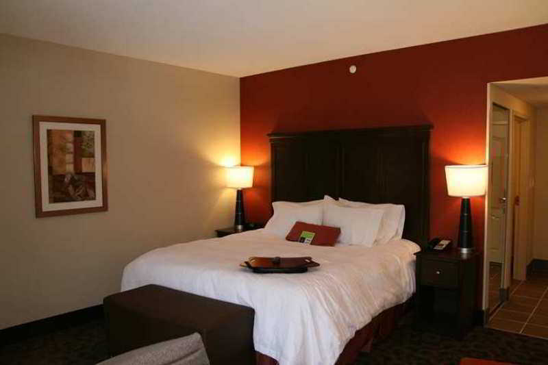 Hampton Inn By Hilton Elliot Lake Ontario Canada Room photo